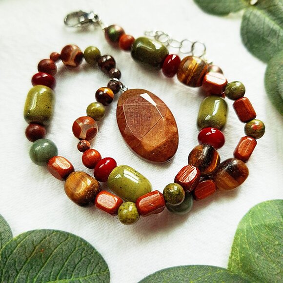Boho Multi Stone Beaded Choker, 70s Earthy Pendant Choker, Witchy Woodland - Picture 8 of 9